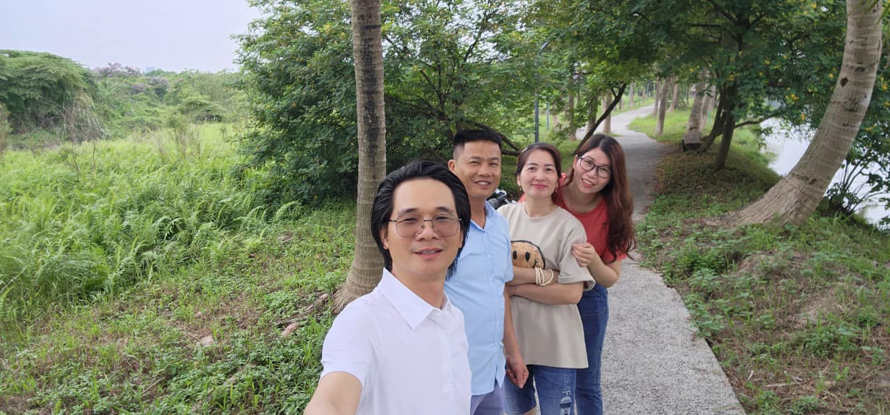 Tình Bạn Cấp Ba: Những Kỷ Niệm Vô Giá